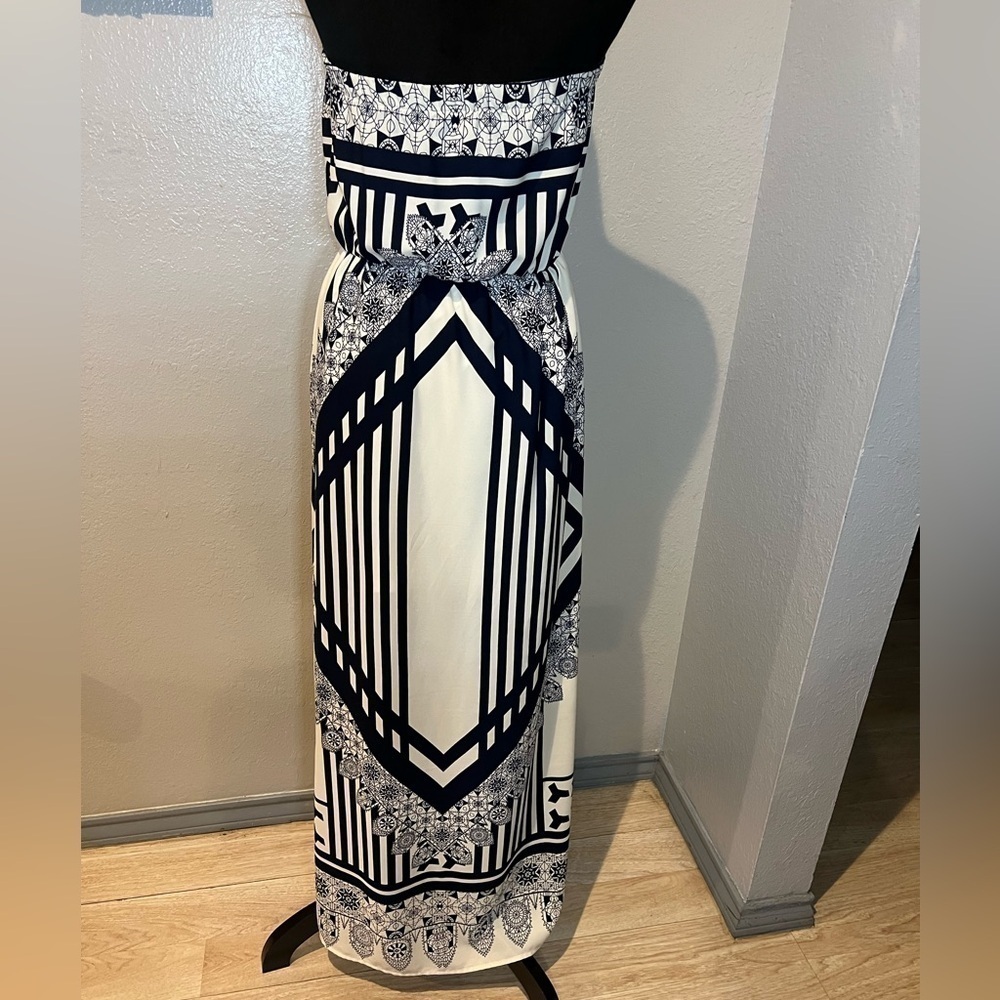 Dina be white and Navi blue maxi dress - Picture 4 of 6